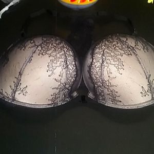Victoria secret 36 D bra